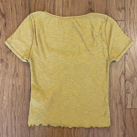Abercrombie & Fitch Small Ribbed Knit Tie Front Short Sleeve Cropped T-Shirt - Picture 6 of 6